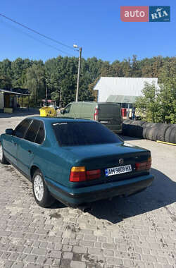 Седан BMW 5 Series 1990 в  фото 3 Седан BMW 5 Series 1990 в