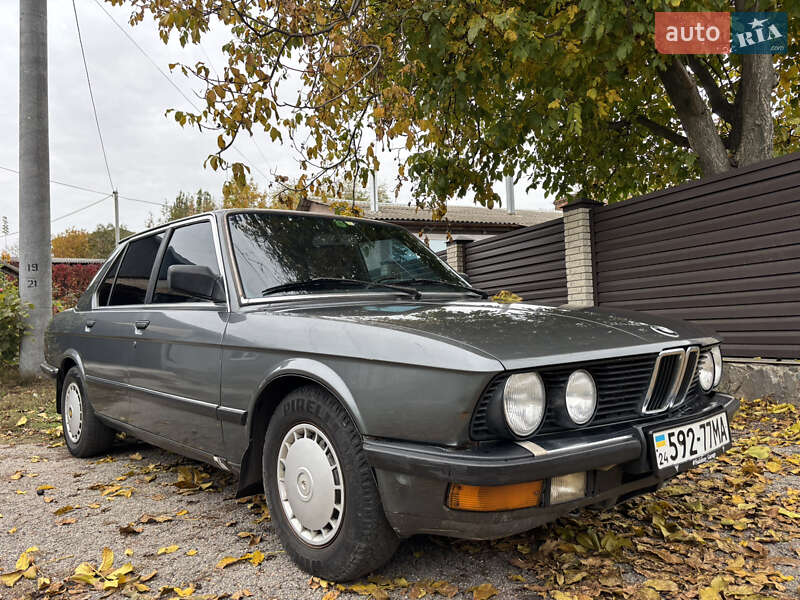 Седан BMW 5 Series 1986 в Знаменке
