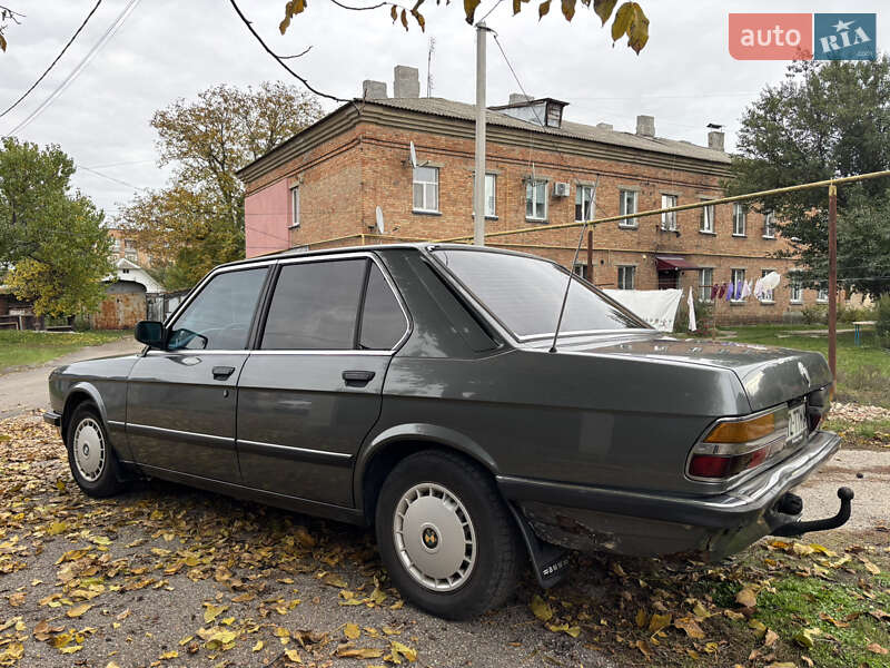 Седан BMW 5 Series 1986 в Знаменке