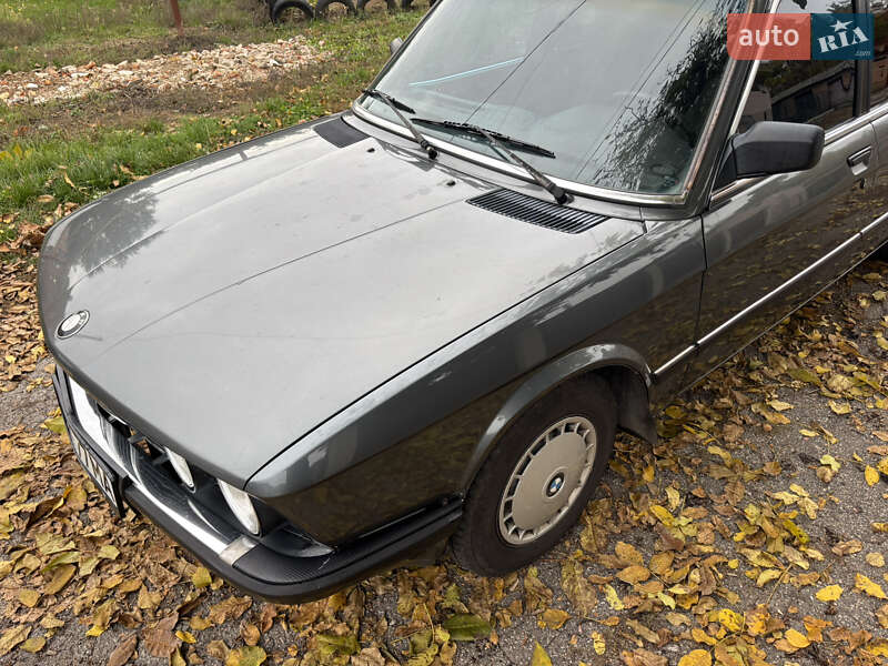 Седан BMW 5 Series 1986 в Знаменке