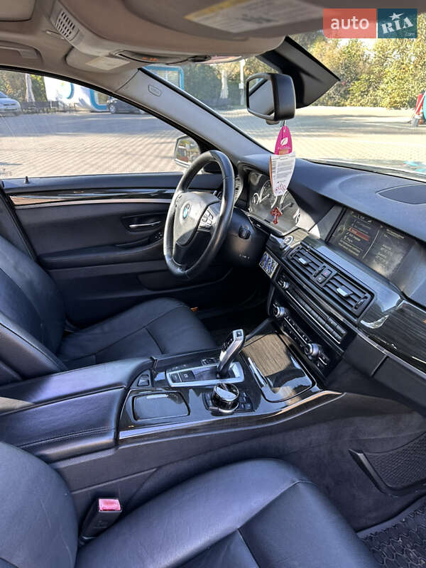 Седан BMW 5 Series 2013 в Чернівцях