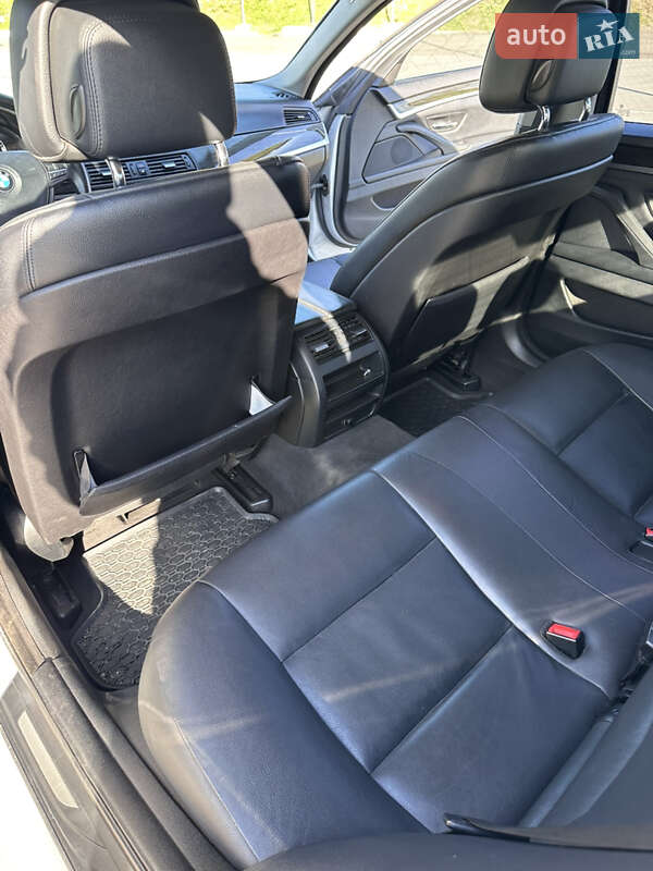 Седан BMW 5 Series 2013 в Чернівцях