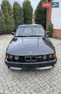 Седан BMW 5 Series 1990 в Запорожье