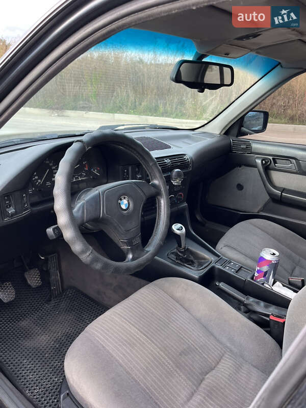 Седан BMW 5 Series 1989 в Рівному фото 15 Седан BMW 5 Series 1989 в Рівному