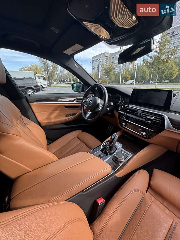 Седан BMW 5 Series 2017 в Львові