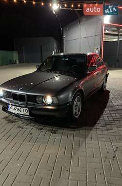 Седан BMW 5 Series 1990 в Фонтанці