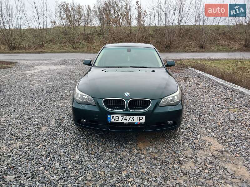 Седан BMW 5 Series 2003 в Браиловом