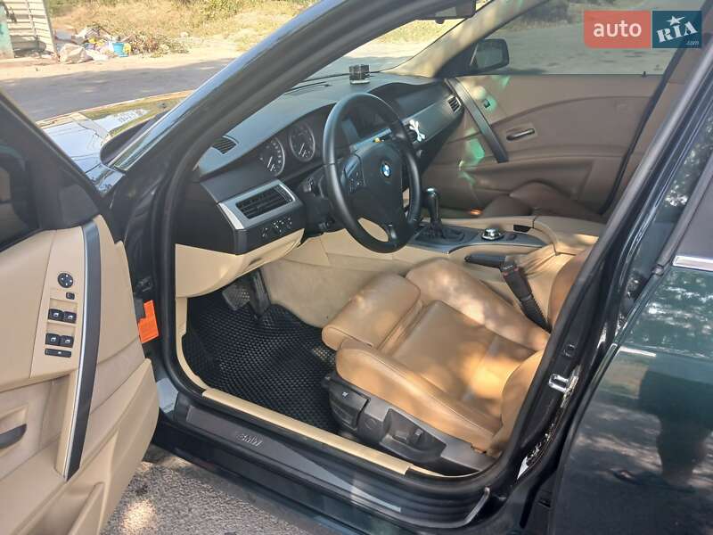 Седан BMW 5 Series 2003 в Браиловом
