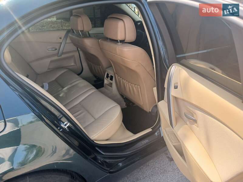 Седан BMW 5 Series 2003 в Браиловом