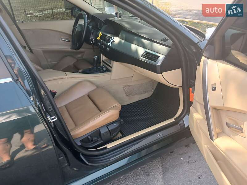 Седан BMW 5 Series 2003 в Браиловом