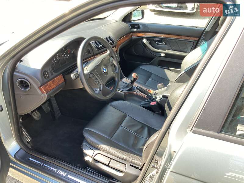 Седан BMW 5 Series 2001 в Киеве