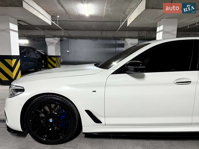 Седан BMW 5 Series 2017 в Днепре