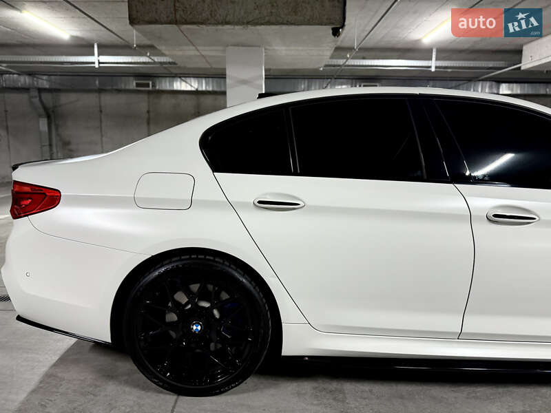 Седан BMW 5 Series 2017 в Днепре