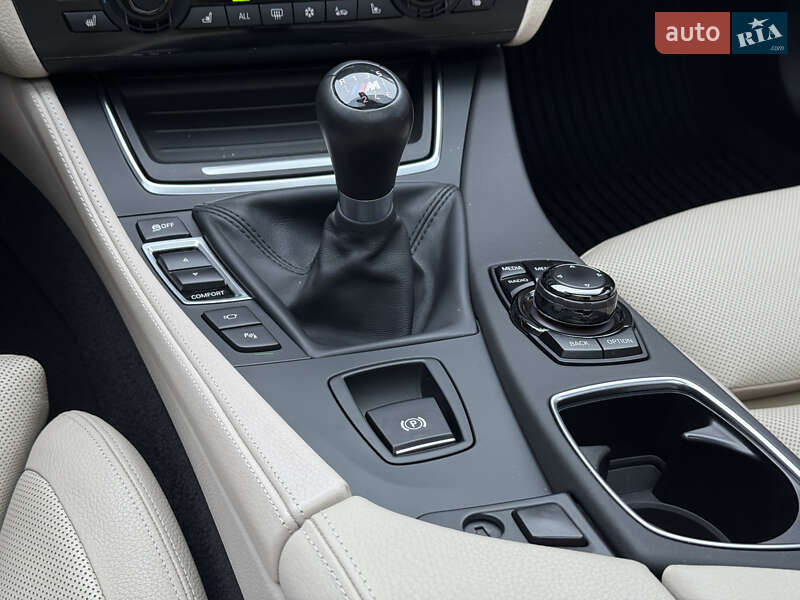 Седан BMW 5 Series 2011 в Харкові