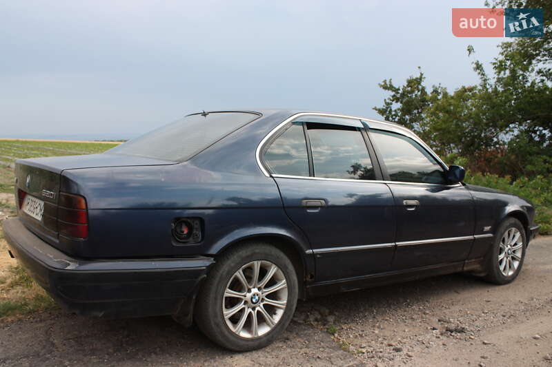 Седан BMW 5 Series 1991 в Запоріжжі