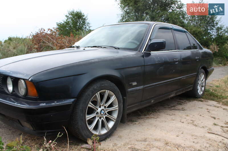 Седан BMW 5 Series 1991 в Запоріжжі
