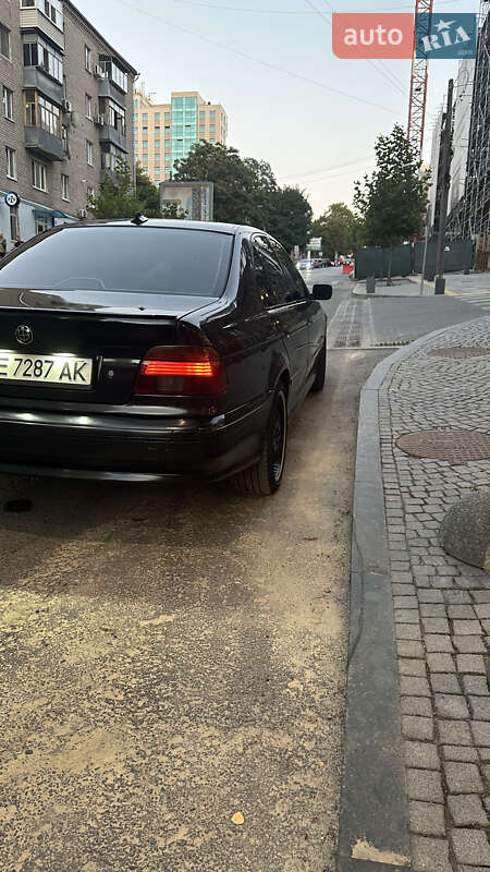 Седан BMW 5 Series 2000 в Днепре