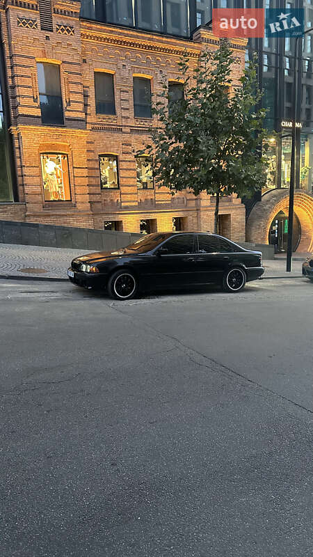 Седан BMW 5 Series 2000 в Днепре