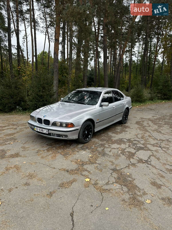 Седан BMW 5 Series 1998 в Сарнах