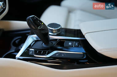 Седан BMW 5 Series 2018 в 