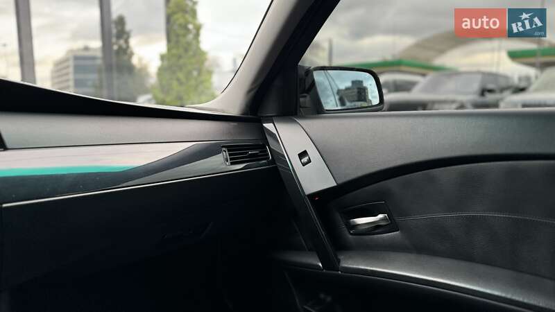 Седан BMW 5 Series 2003 в Києві