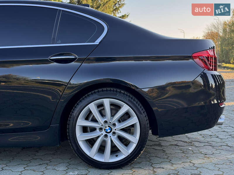 Седан BMW 5 Series 2014 в Дубно