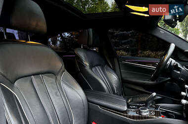 Седан BMW 5 Series 2019 в 