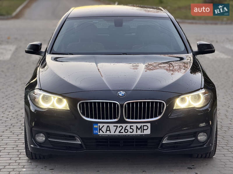 Седан BMW 5 Series 2016 в Новояворівську