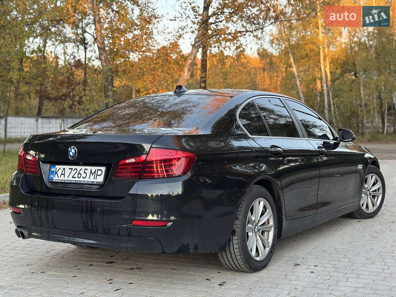 Седан BMW 5 Series 2016 в Новояворівську
