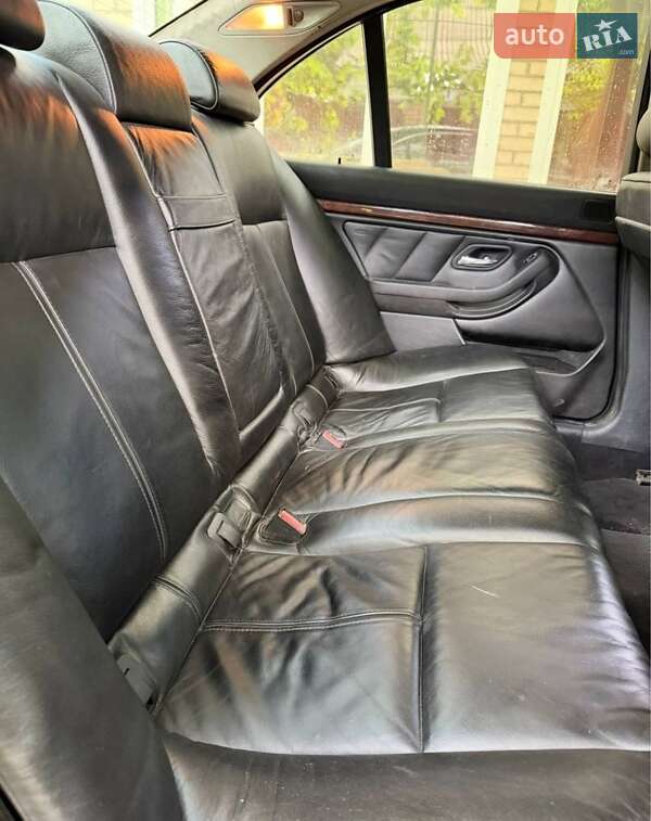 Седан BMW 5 Series 2002 в Виннице