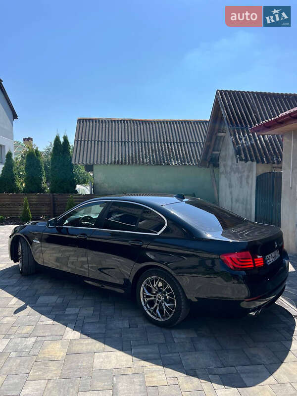 Седан BMW 5 Series 2013 в Яворове
