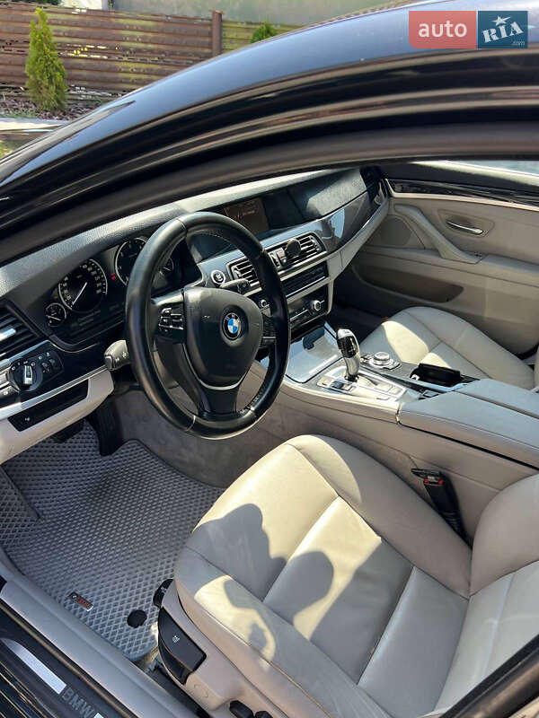 Седан BMW 5 Series 2013 в Яворове