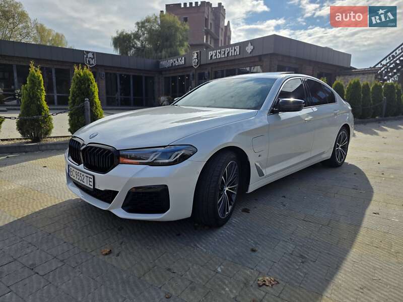 Седан BMW 5 Series 2022 в Львове