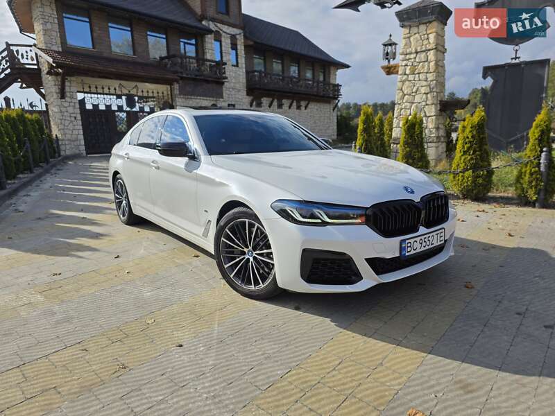 Седан BMW 5 Series 2022 в Львове