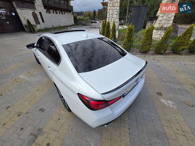 Седан BMW 5 Series 2022 в Львове