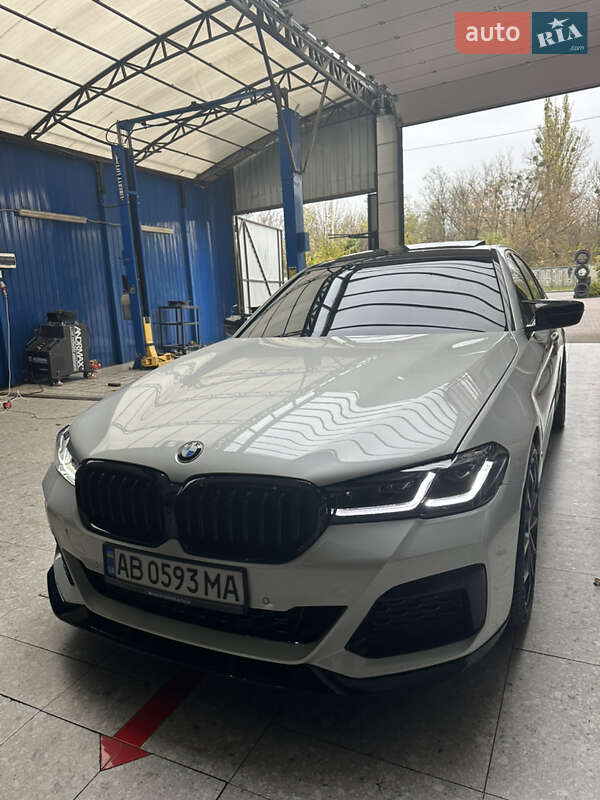 Седан BMW 5 Series 2017 в Киеве
