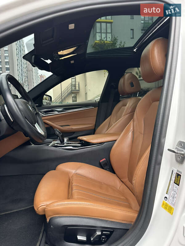 Седан BMW 5 Series 2017 в Киеве