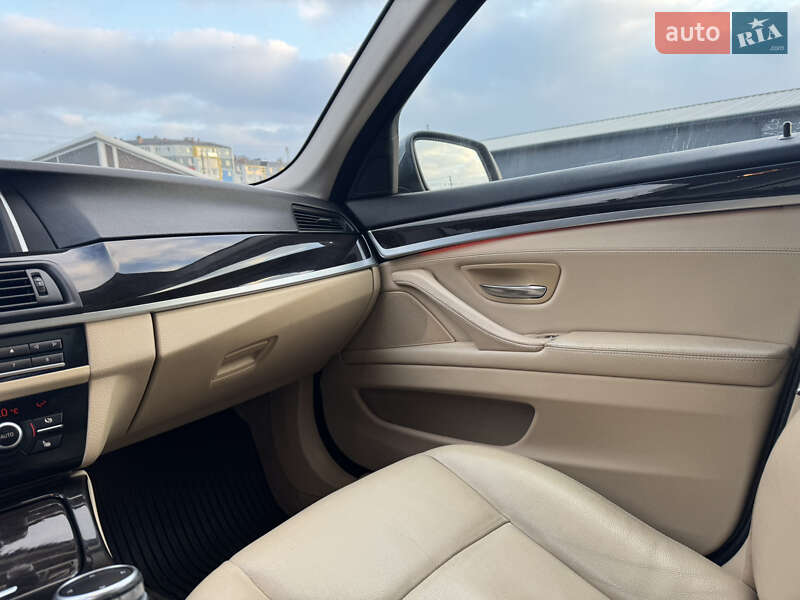 Седан BMW 5 Series 2015 в Виннице