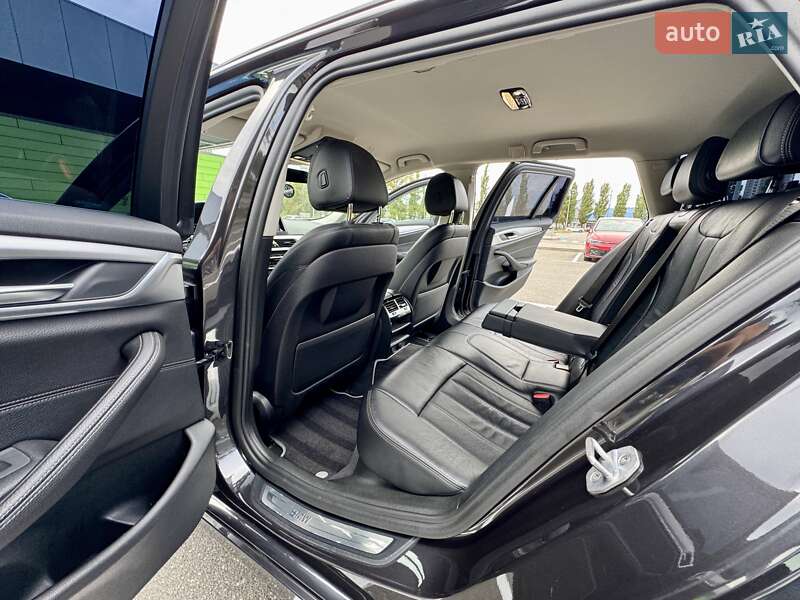 Універсал BMW 5 Series 2017 в Києві фото 39 Універсал BMW 5 Series 2017 в Києві