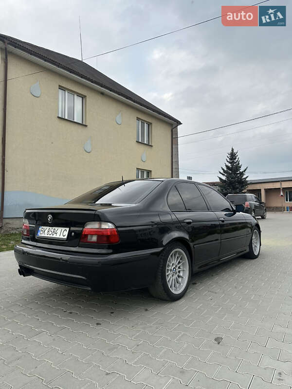 Седан BMW 5 Series 2001 в Рокитном