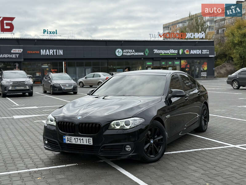 Седан BMW 5 Series 2016 в Киеве