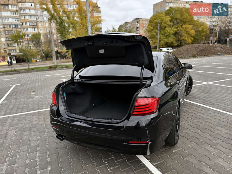 Седан BMW 5 Series 2016 в Киеве