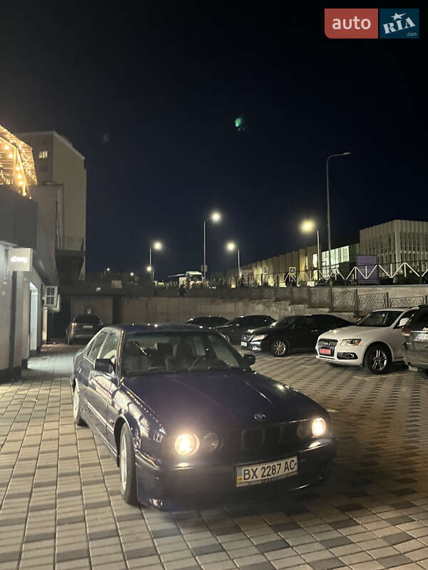Седан BMW 5 Series 1989 в Хмельницком