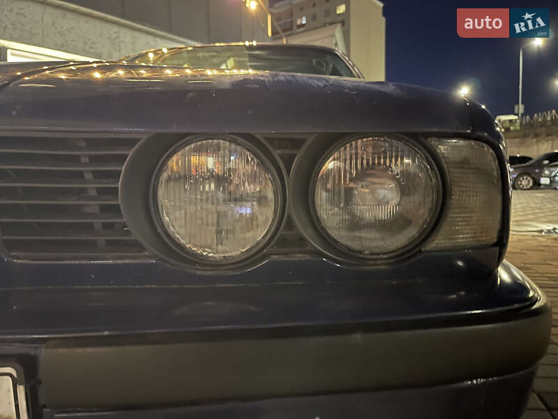 Седан BMW 5 Series 1989 в Хмельницком