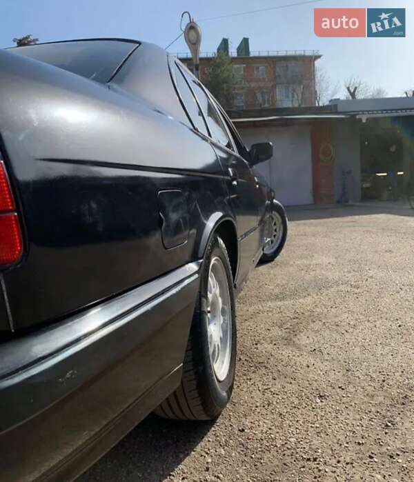 Седан BMW 5 Series 1990 в Бобровиці фото 5 Седан BMW 5 Series 1990 в Бобровиці