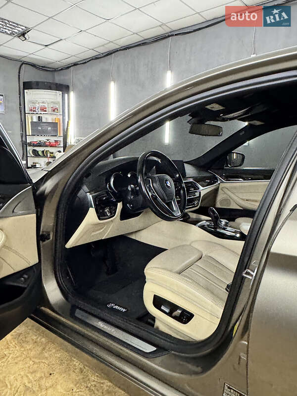 Седан BMW 5 Series 2017 в Киеве