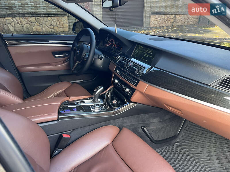 Седан BMW 5 Series 2012 в Ровно