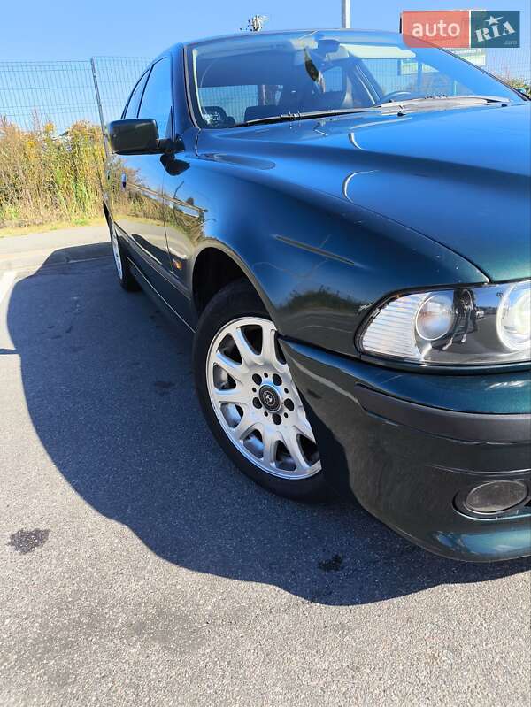 Седан BMW 5 Series 1997 в Киеве
