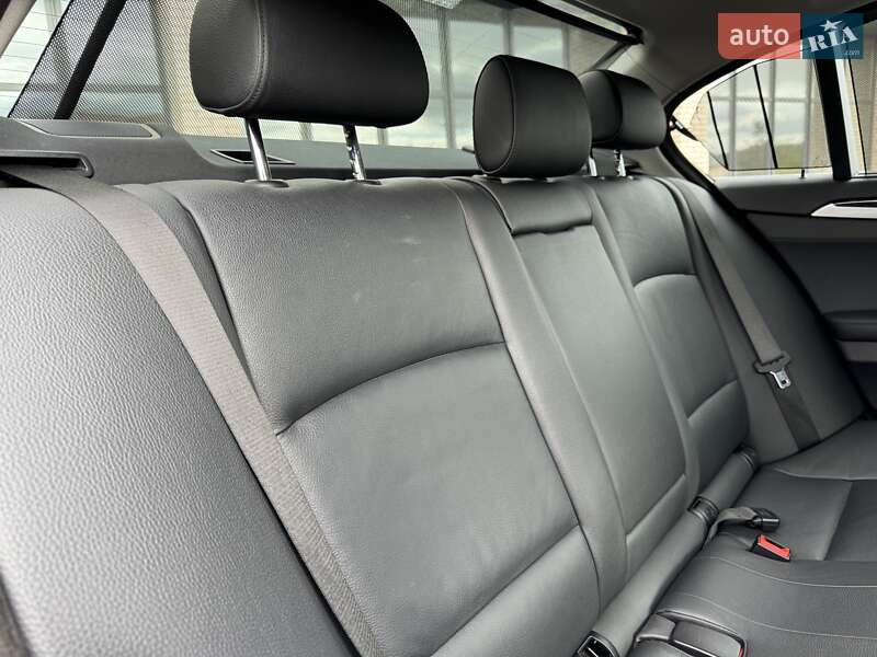 Седан BMW 5 Series 2014 в Виннице