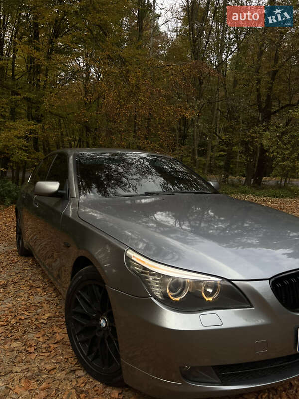Седан BMW 5 Series 2008 в Львові